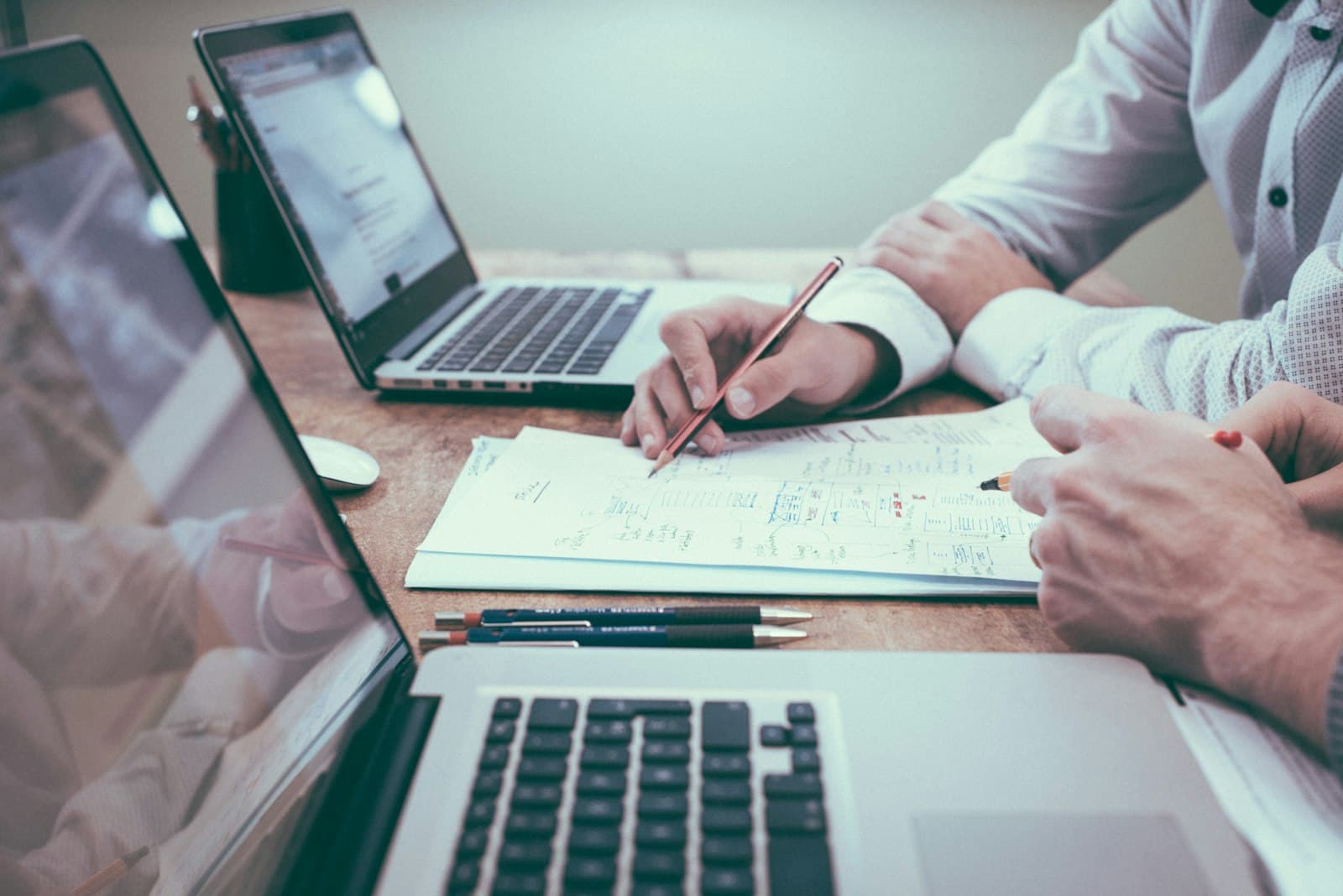 PHOTO — program governance & executive reporting